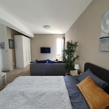 Apartment Danijela Novalja Eksteriør billede
