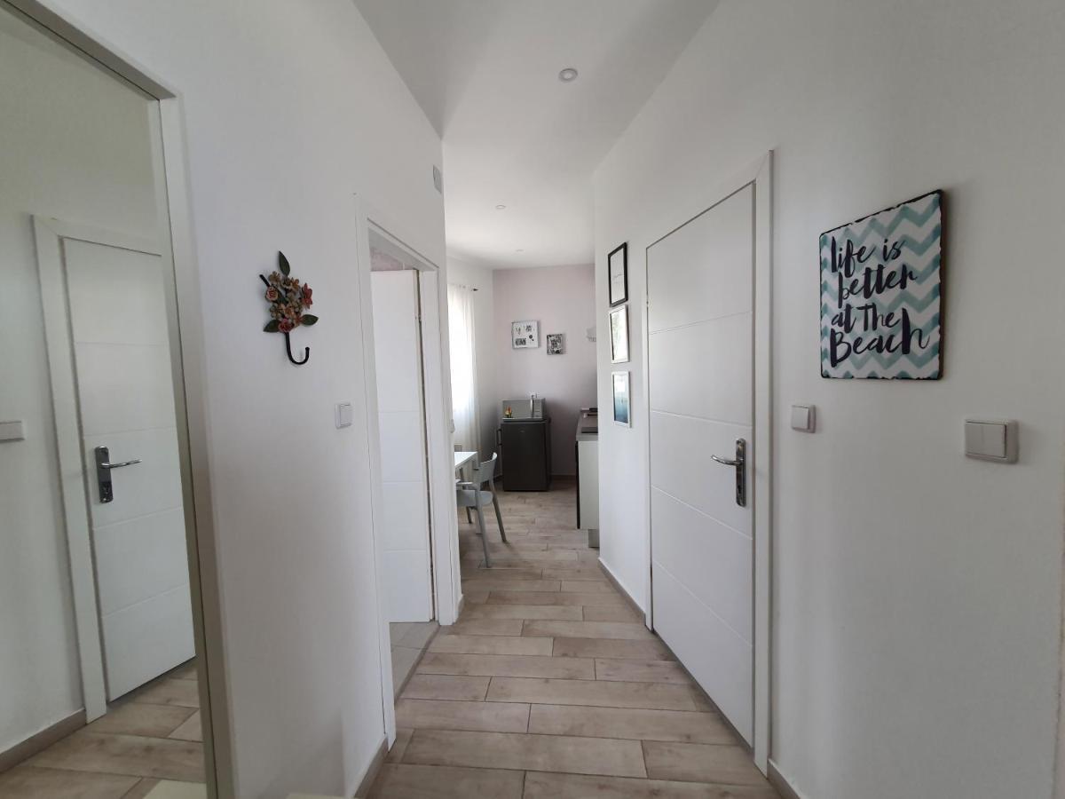 Apartment Danijela Novalja Eksteriør billede