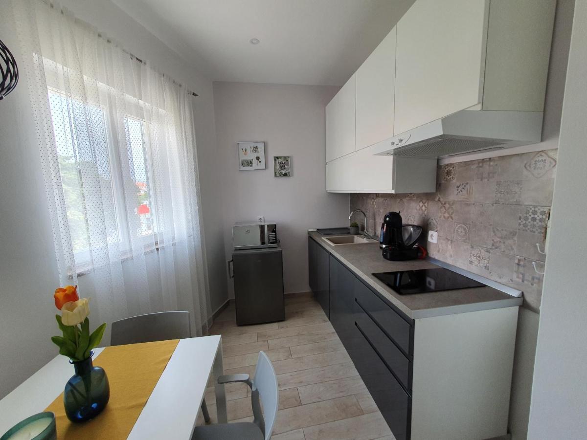 Apartment Danijela Novalja Eksteriør billede