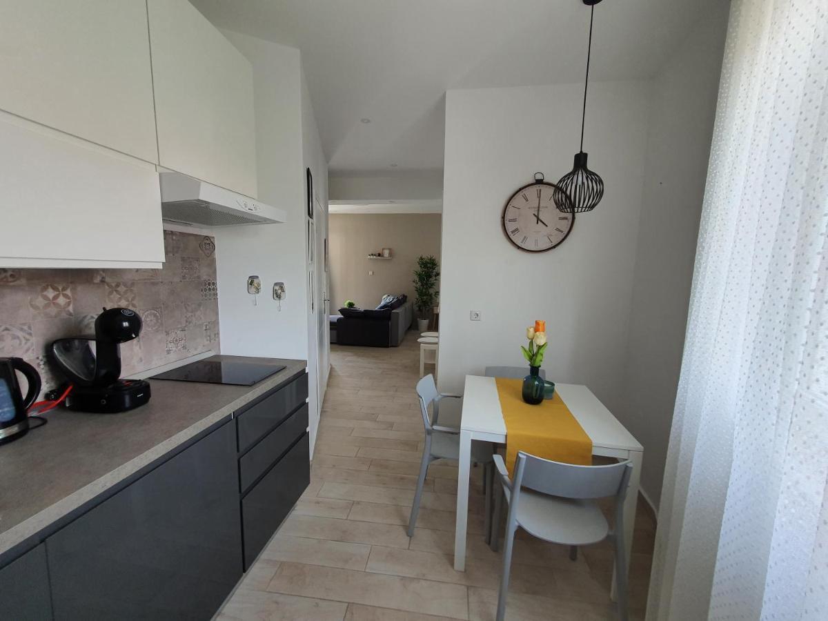 Apartment Danijela Novalja Eksteriør billede